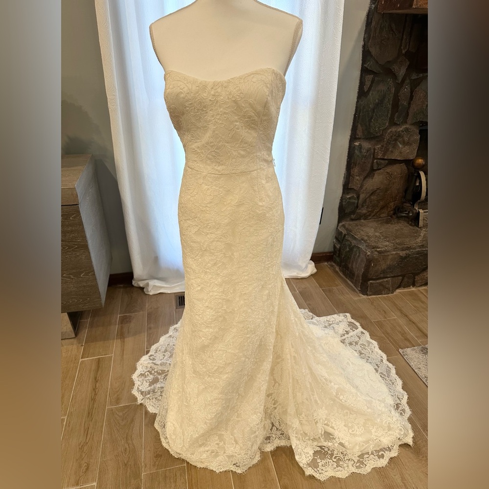 White by Vera Wang Lace Mermaid Wedding Dress – Style VW351227 Size 14